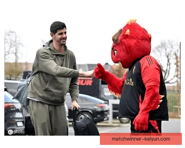 库尔图瓦重返国家队，球队新篇章的开启备受期待