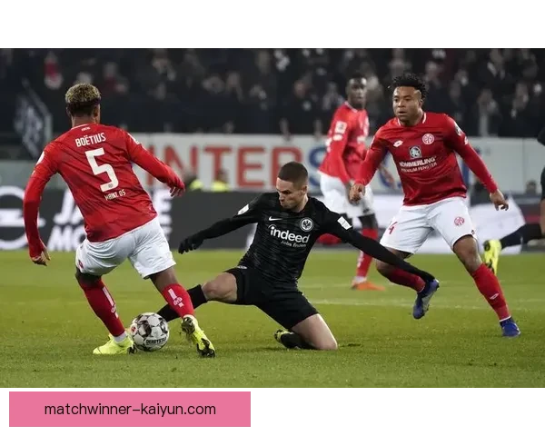 南美足球在新赛季中防守弱点明显，球队需加强防线稳定性