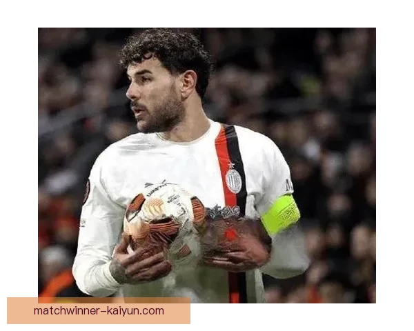 特奥边后卫标杆持续提升状态，备受关注的表现引发热议