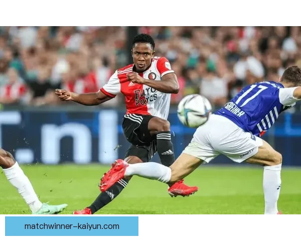 足球明星近期表现稳健，精彩集锦持续引发关注